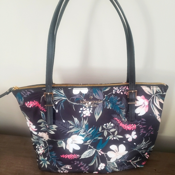 kate spade Handbags - Kate Spade watson lane floral botanical Maya tote New